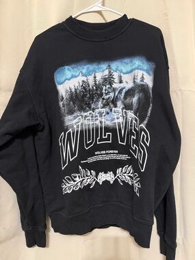 Darc Sport Black 'WOLVES' Graphic Crewneck Sweatshirt with Blue Accent